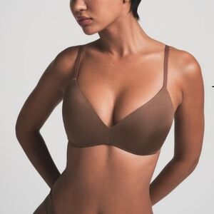 SKIMS Jasper Shade wireless Push Up Plunge Bra.NWT, 36C